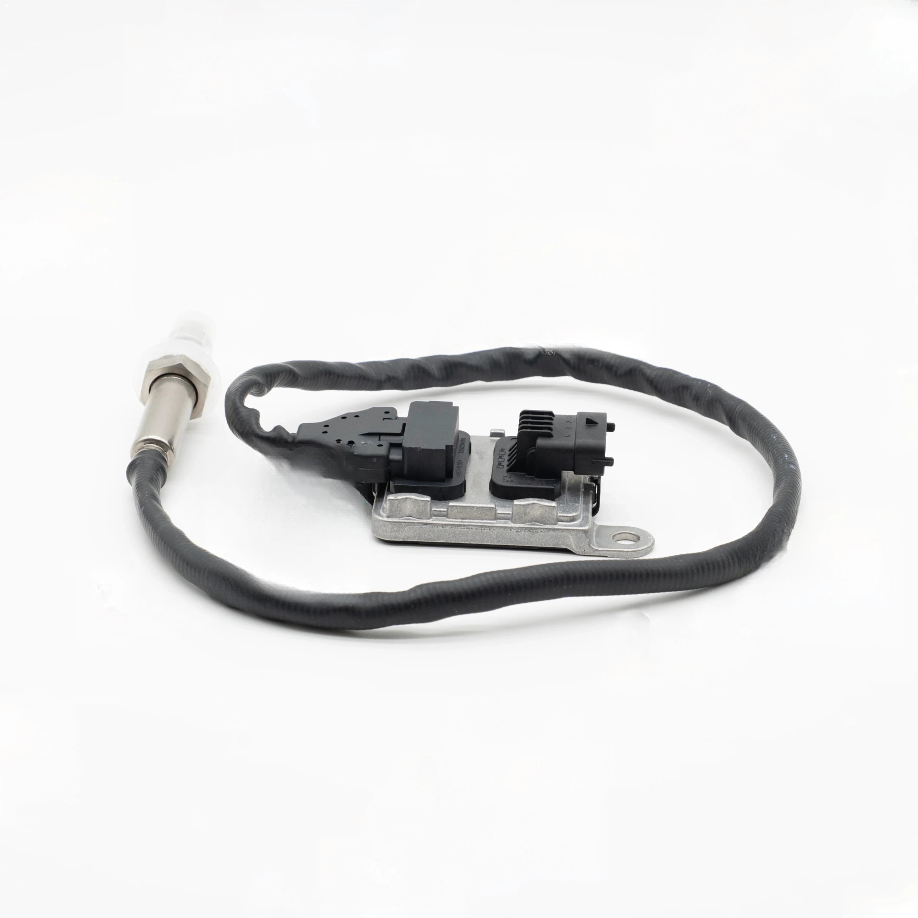 Volvo D11/D13/D16, Mack MP7/MP8 NOx Sensor Outlet | 22303391