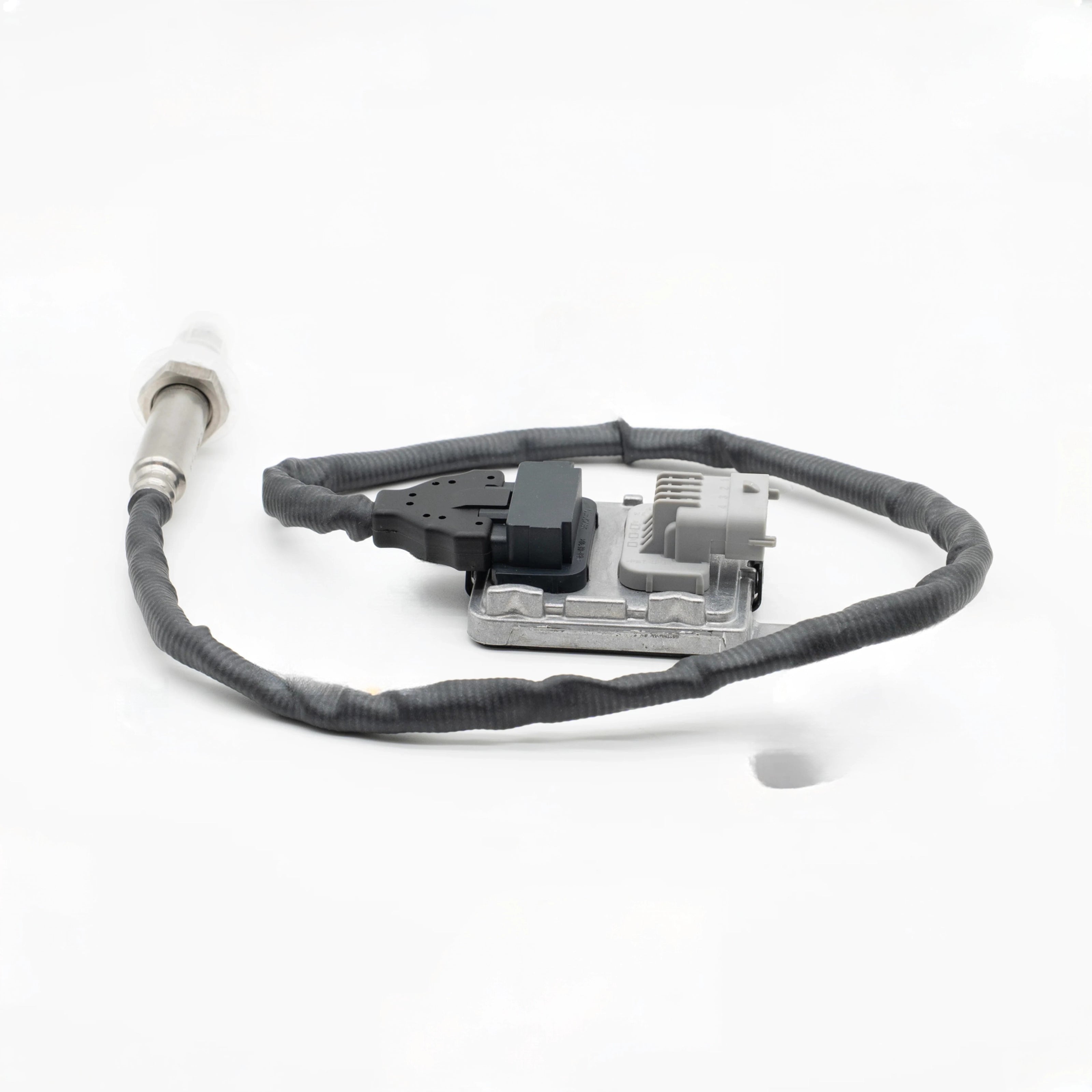 Volvo D11/D13/D16, Mack MP7/MP8 NOx Sensor Inlet | 22303390