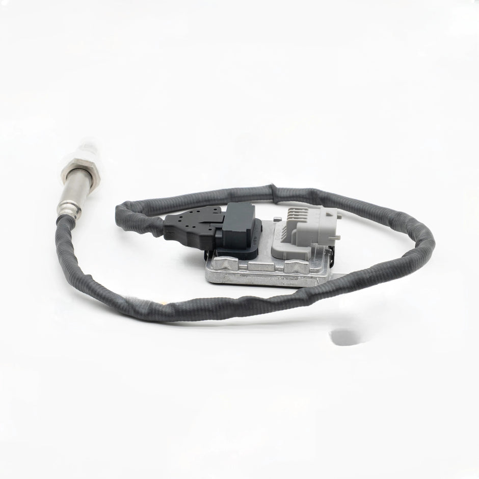 Volvo D11/D13/D16, Mack MP7/MP8 NOx Sensor Inlet | 22303390